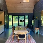 Casa vacanze Architect-designed Retreat In Private Woods Give
