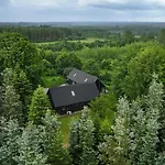 Casa vacanze Architect-designed Retreat In Private Woods *