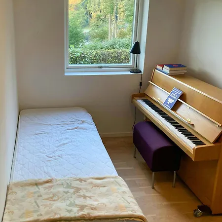 Dom wakacyjny Architect-designed Retreat In Private Woods *