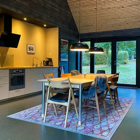 Dom wakacyjny Architect-designed Retreat In Private Woods Givskud